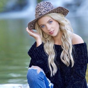 Meet your Posher, Madi